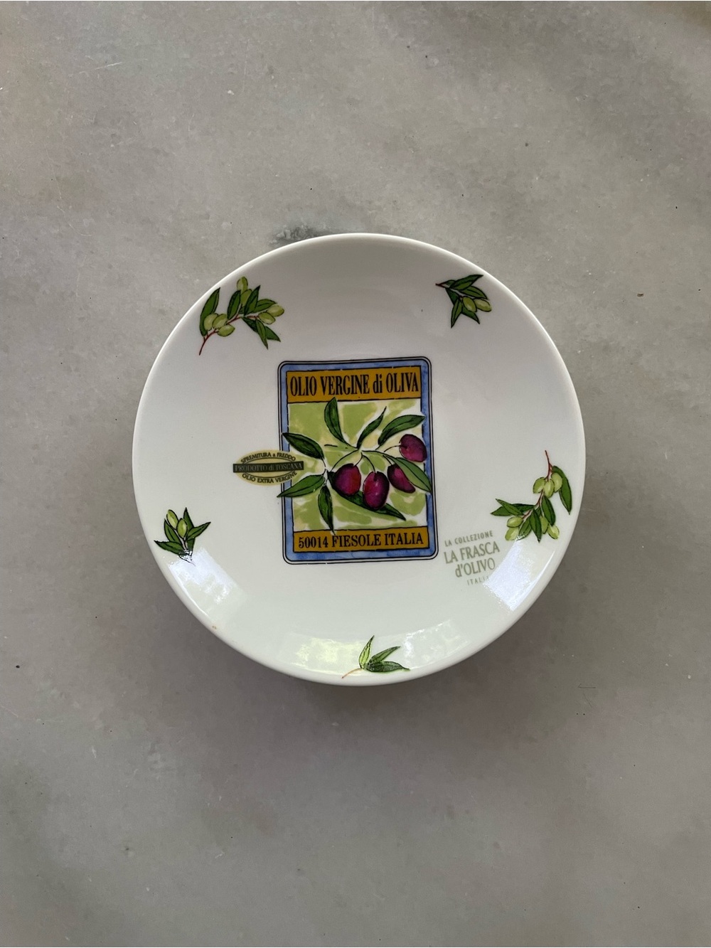 White Olive Motif Ceramic Serving Bowl - Olio Vergine Design